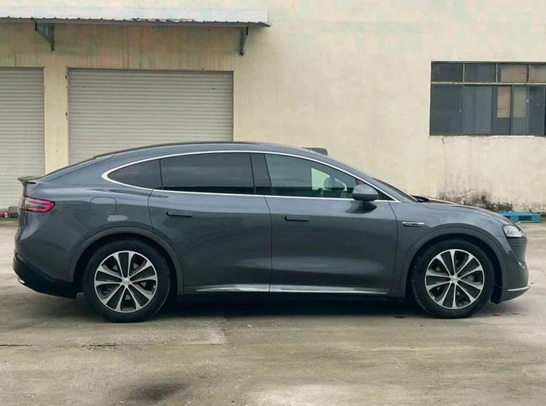 华为智选智界 后面外观三