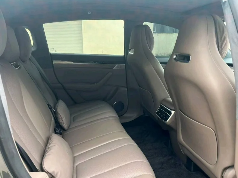 华为智选智界 后面外观二