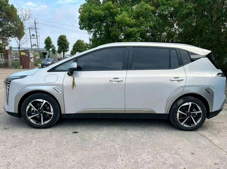 传祺埃安Y 后面外观一