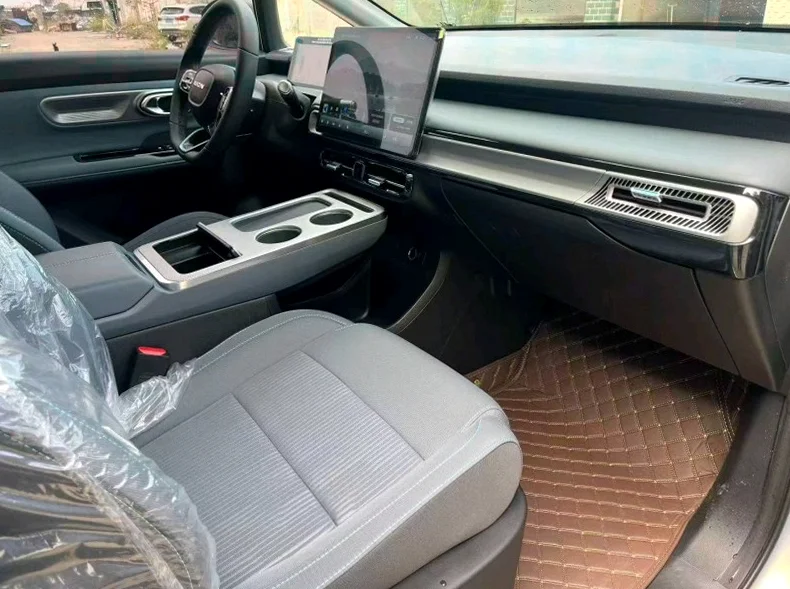 传祺埃安Y 内饰前排