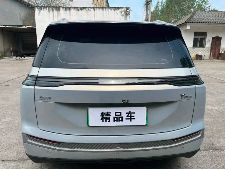 传祺埃安Y 后面外观三