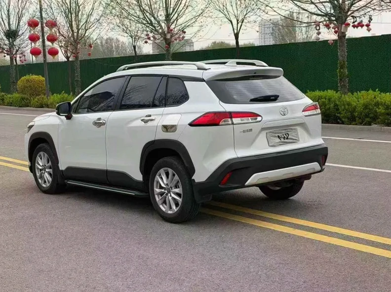 丰田锐放 内饰前排