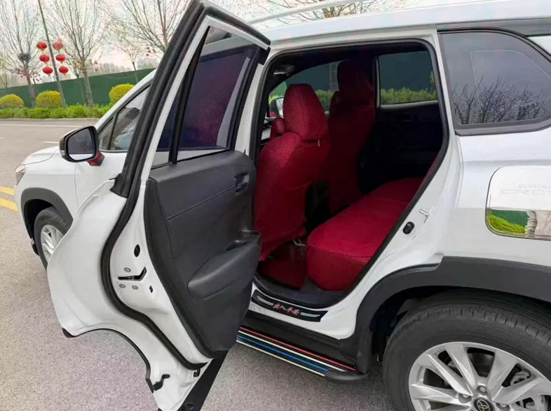 丰田锐放 后面外观一