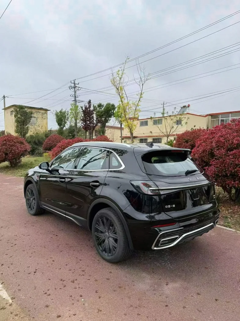 红旗HS5 后面外观一