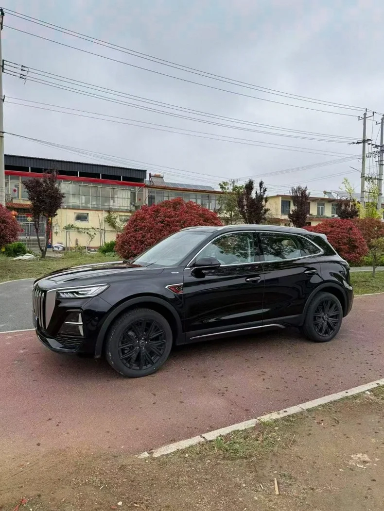 红旗HS5 正面外观二