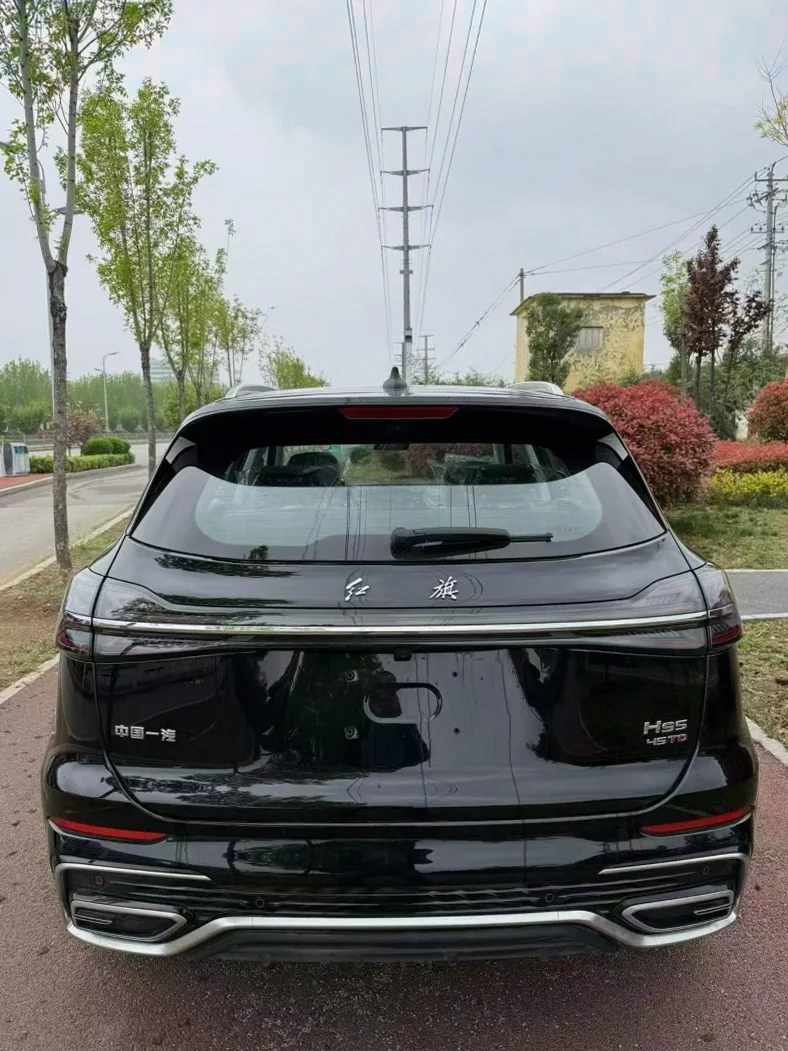 红旗HS5 后面外观三