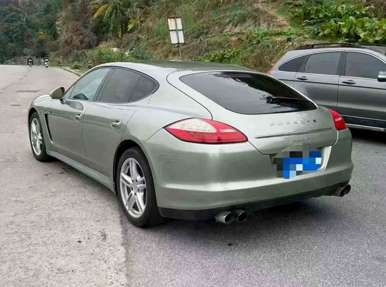 保时捷帕拉梅拉 内饰后排