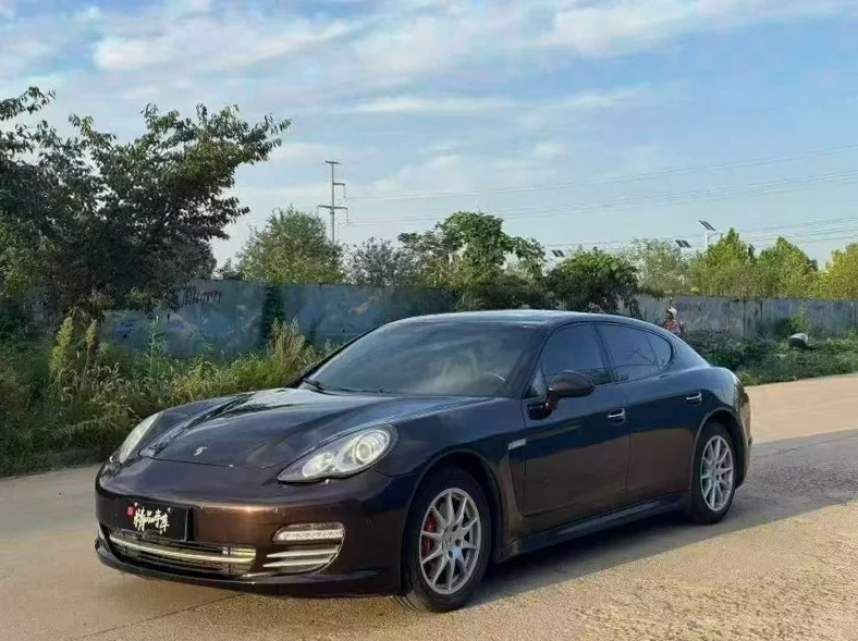 保时捷帕拉梅拉 正面外观二