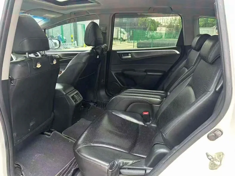 本田杰德 内饰前排