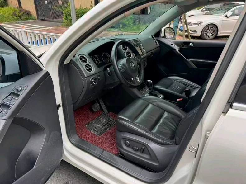 大众途观 驾驶室