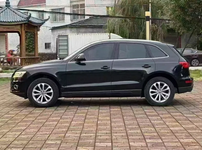 奥迪Q5 内饰前排