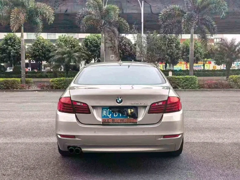 宝马5系 驾驶室