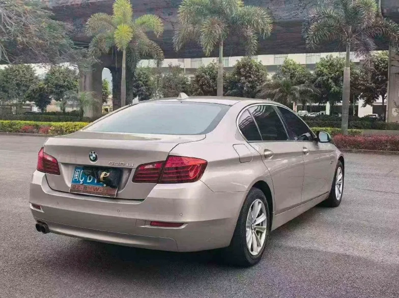 宝马5系 内饰后排