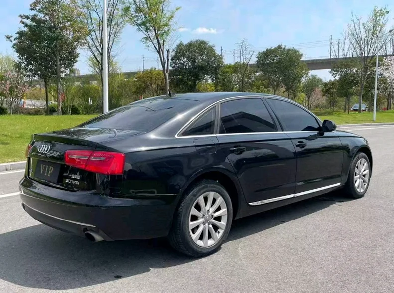 奥迪A6L 内饰后排