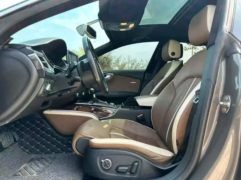 奥迪A7L 后面外观一