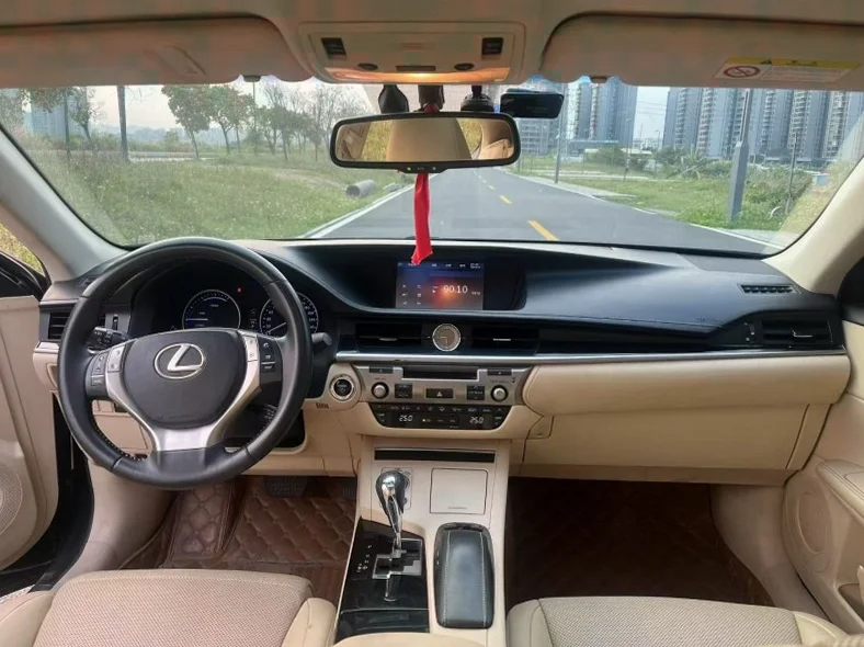 雷克萨斯ES 后面外观二