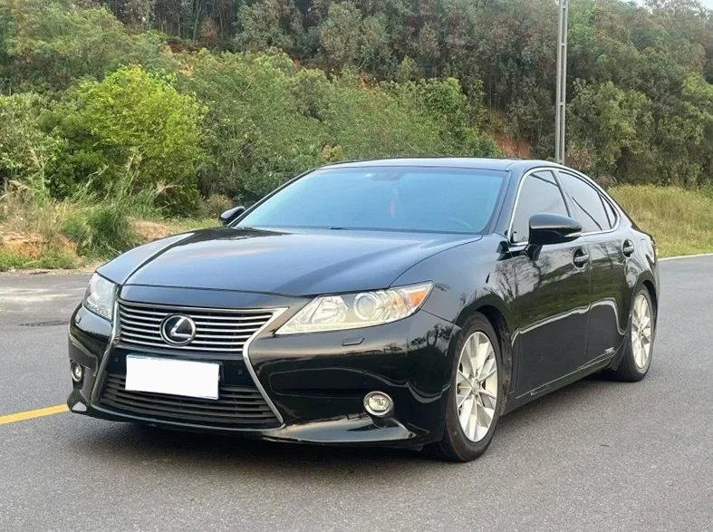 雷克萨斯ES 正面外观二