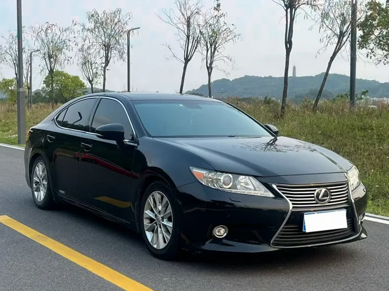 雷克萨斯ES 正面外观三