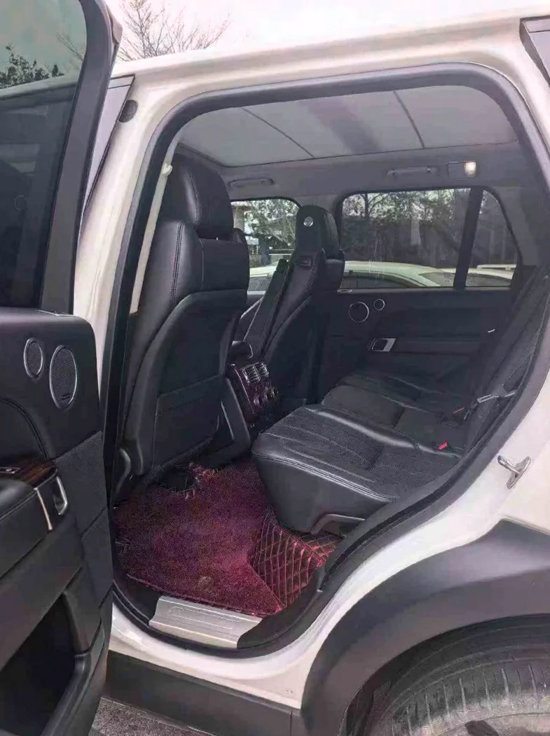 路虎揽胜行政 后面外观一