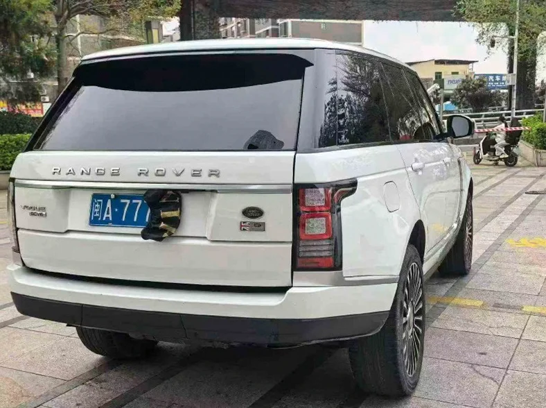 路虎揽胜行政 内饰后排