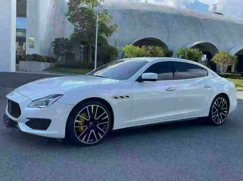 玛莎拉蒂总裁 正面外观三