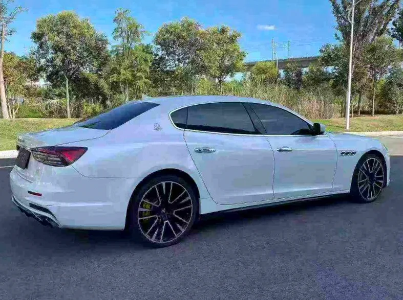 玛莎拉蒂总裁 内饰后排