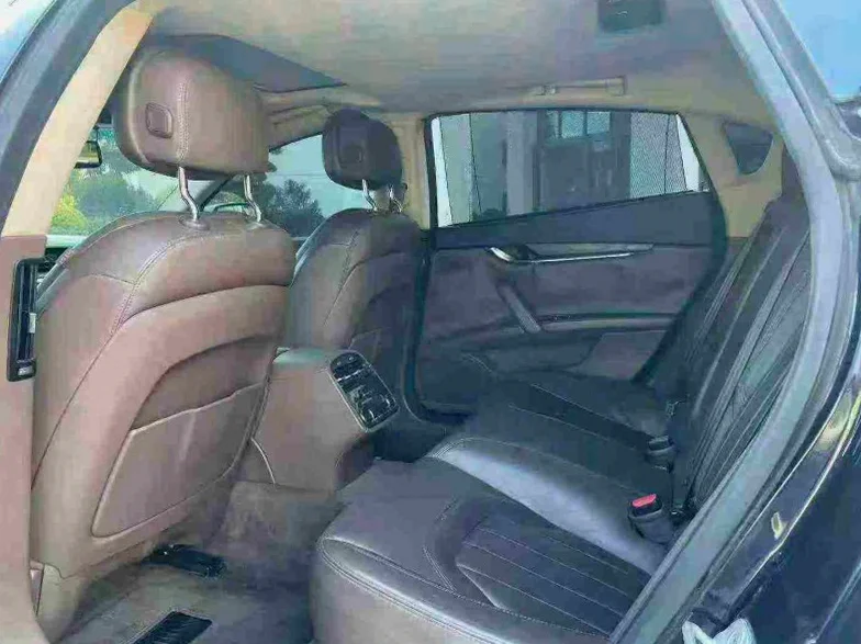 玛莎拉蒂总裁 后面外观二