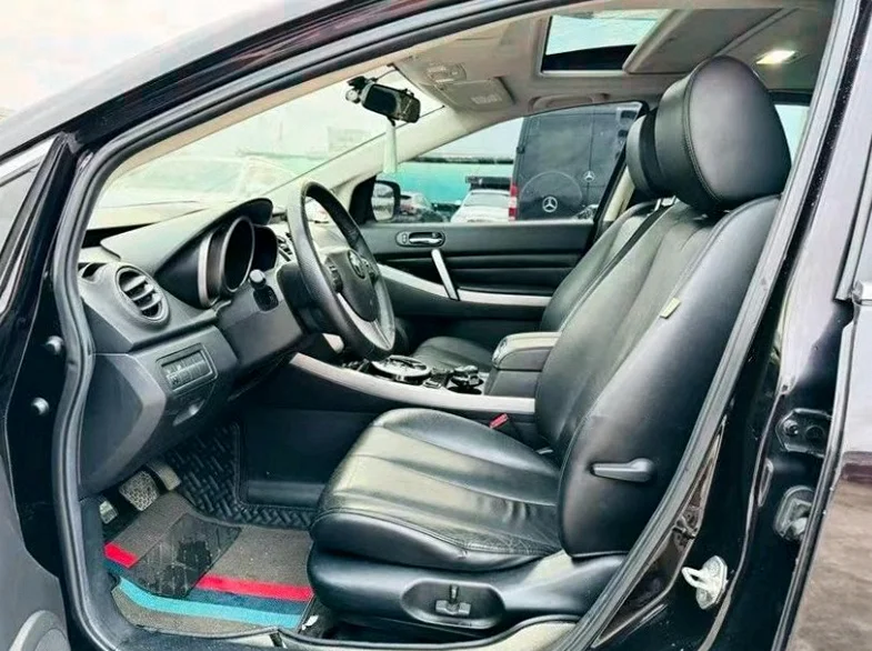 马自达CX-7 后面外观一