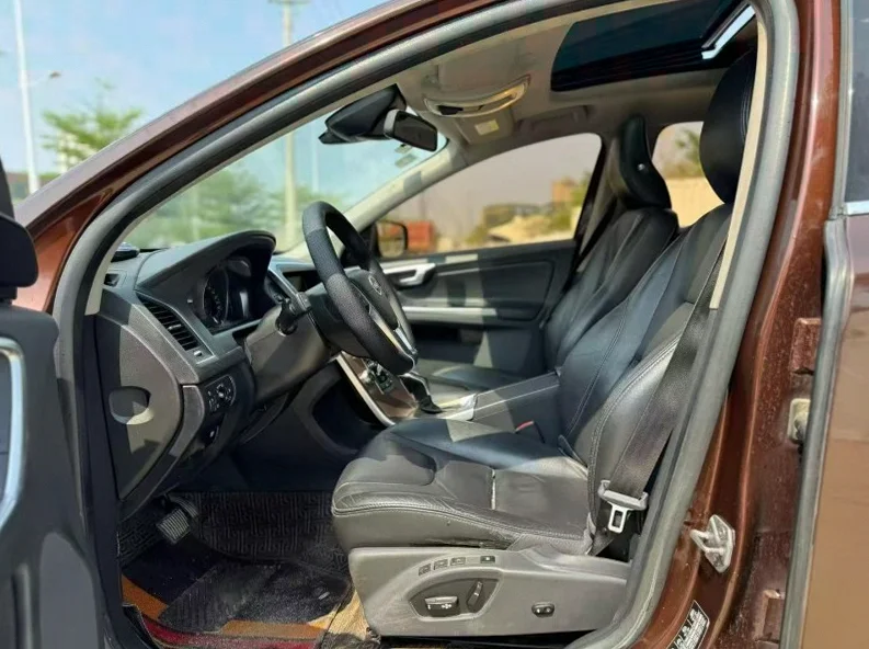 沃尔沃XC60 后面外观一