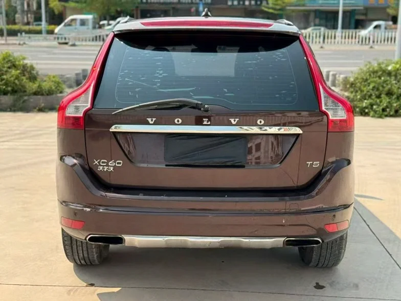 沃尔沃XC60 内饰后排