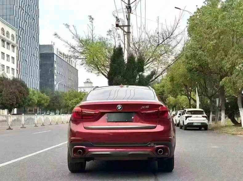 宝马X6 内饰后排