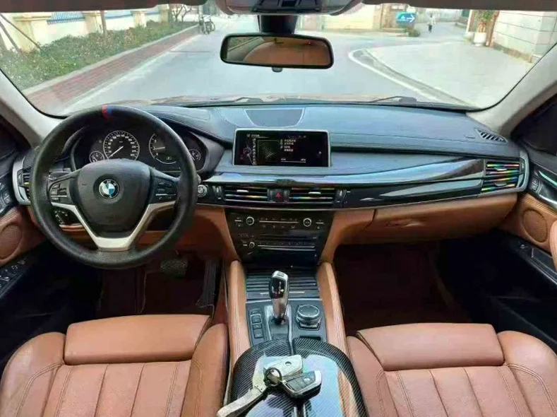 宝马X6 后面外观一