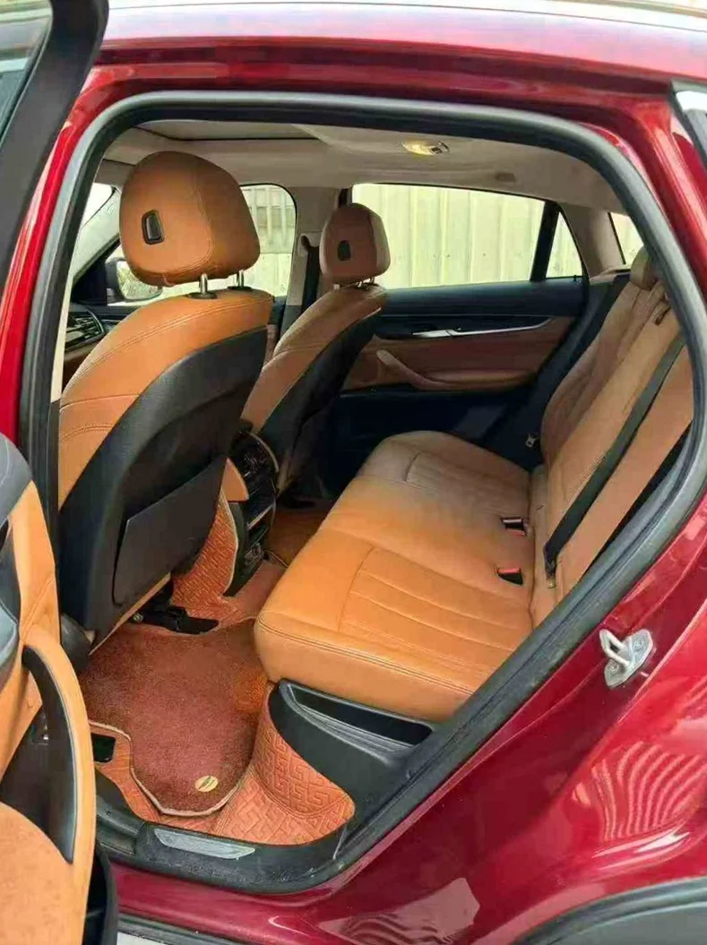 宝马X6 后面外观二