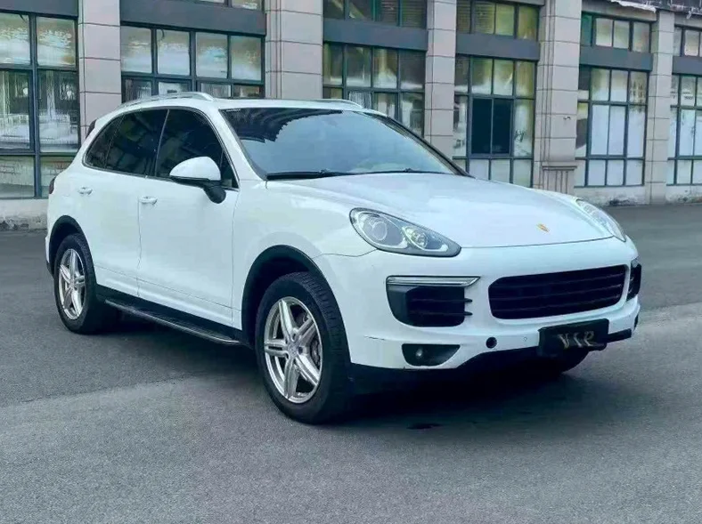 保时捷卡宴 正面外观二