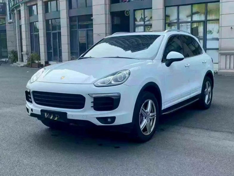 保时捷卡宴 正面外观三