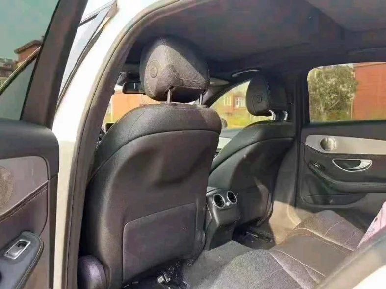 奔驰C 后面外观二