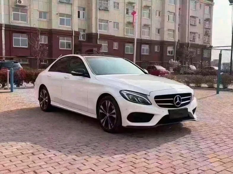 奔驰C 正面外观二