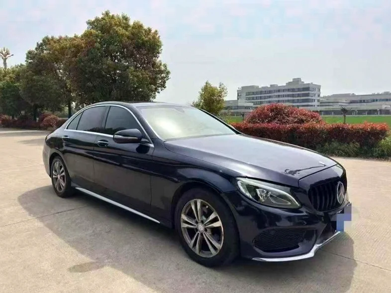 奔驰C 正面外观三