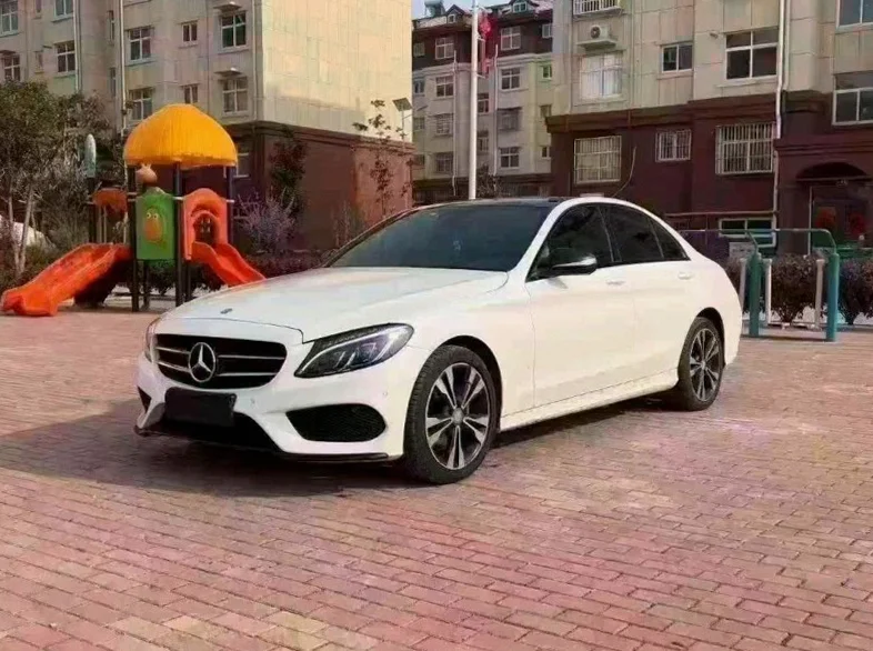 奔驰C 正面外观三
