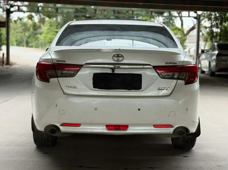 丰田锐志 内饰后排