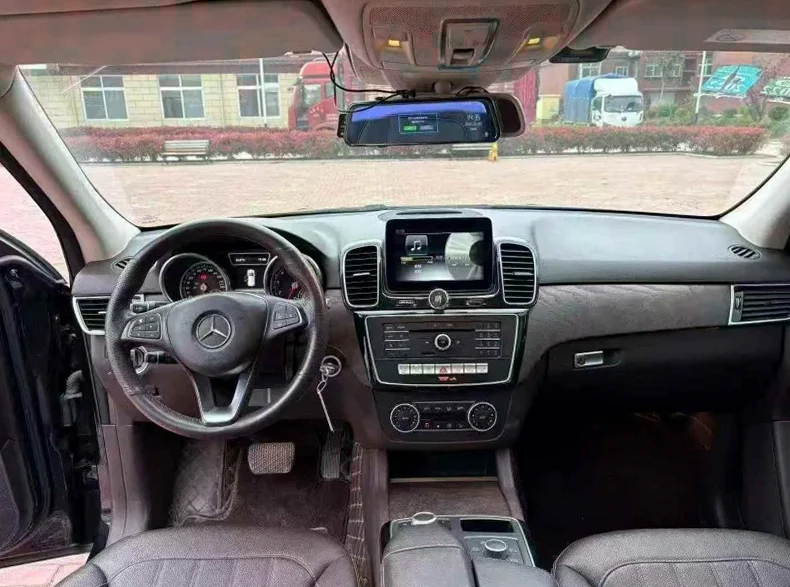 奔驰GLE 后面外观二