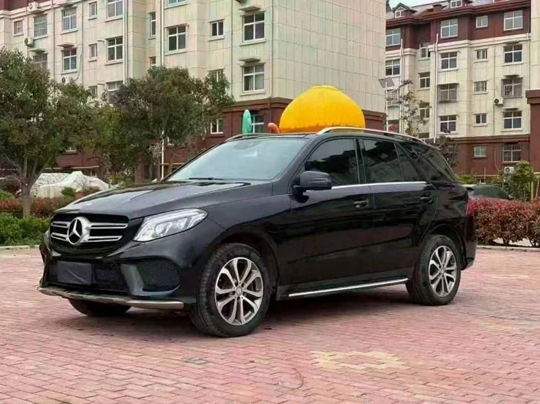 奔驰GLE 正面外观二