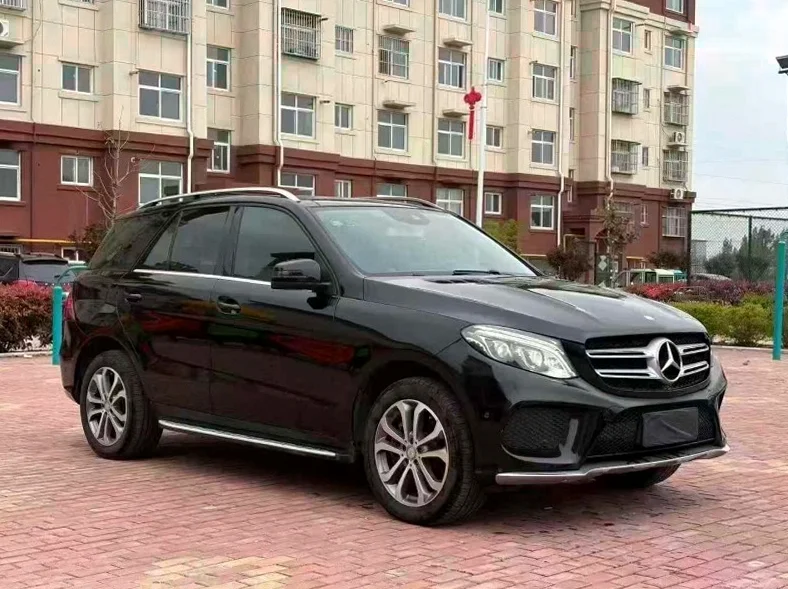 奔驰GLE 正面外观三