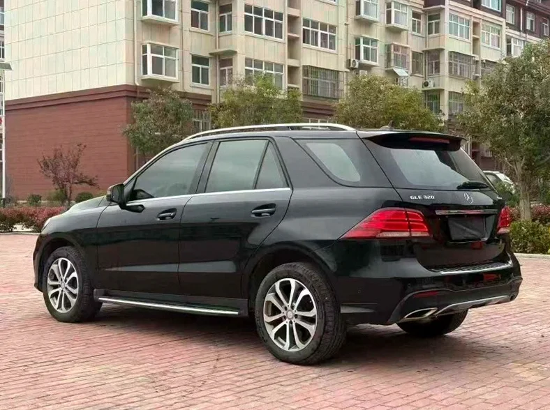 奔驰GLE 内饰前排