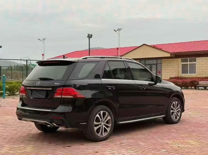 奔驰GLE 后面外观三