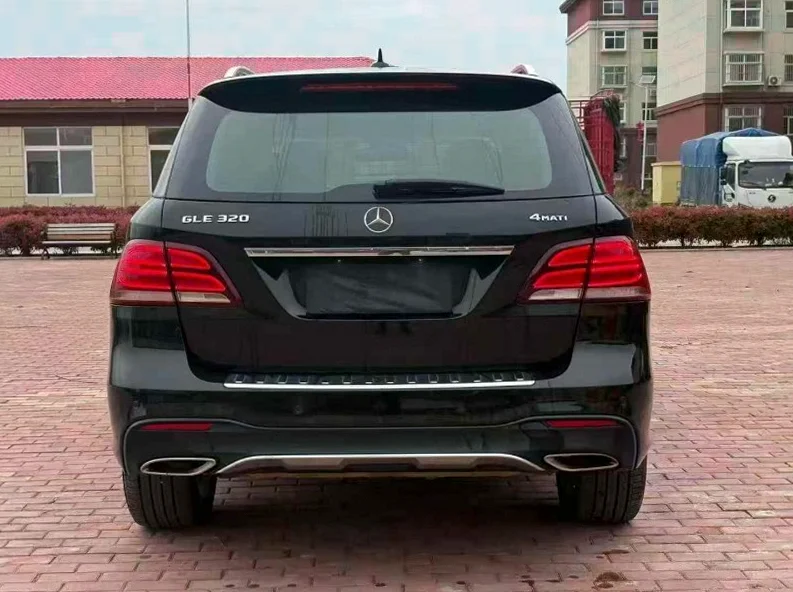 奔驰GLE 内饰后排