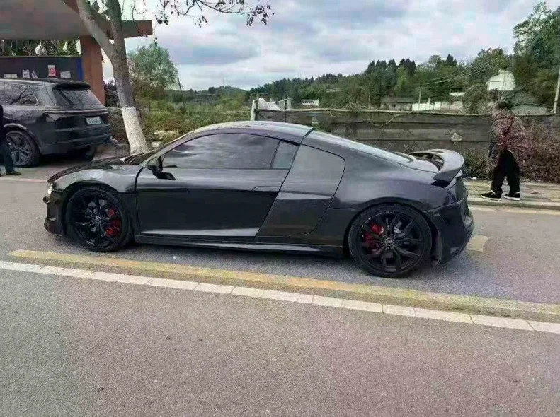 奥迪R8 后面外观三