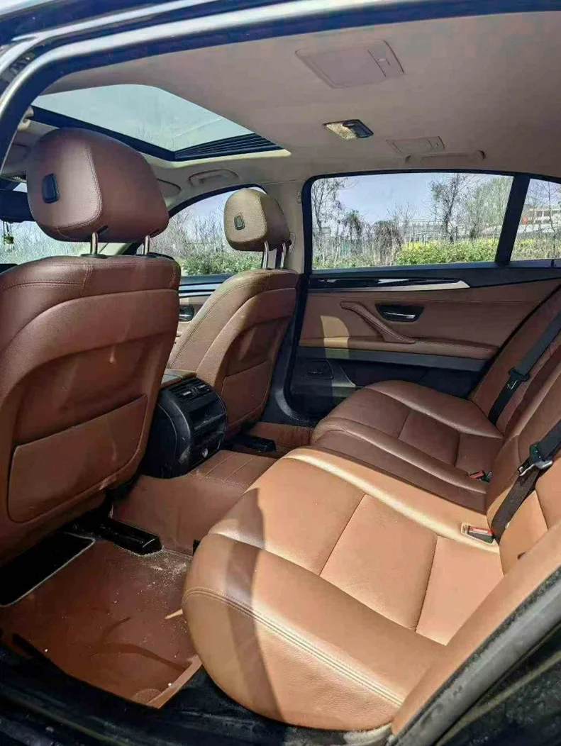 宝马5系 后面外观一