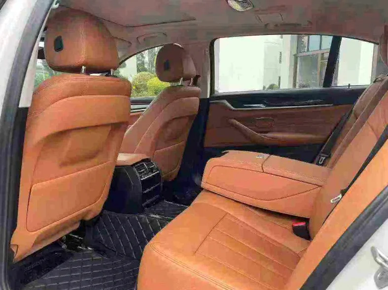 宝马5系 后面外观一