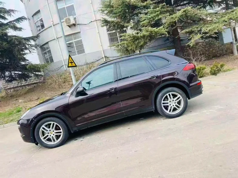 保时捷卡宴 正面外观三